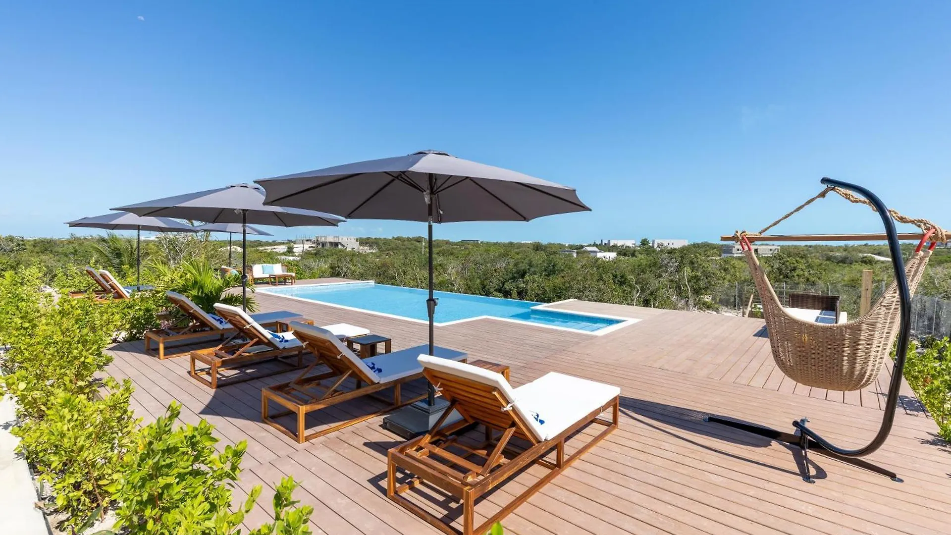 Coral I Long Bay Retreat I Luxury Stay Near Grace Bay & Long Bay Beach